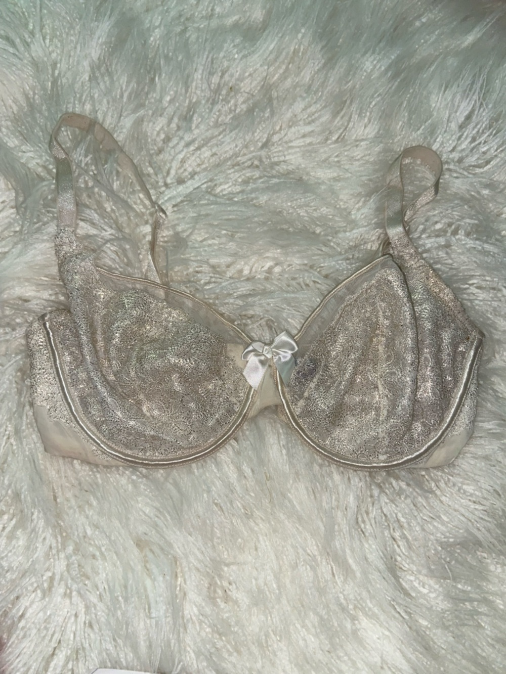 Victoria's Secret Ivory Lace Push-Up Bra with Satin Bow